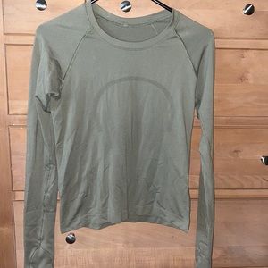 Lululemon long sleeve top